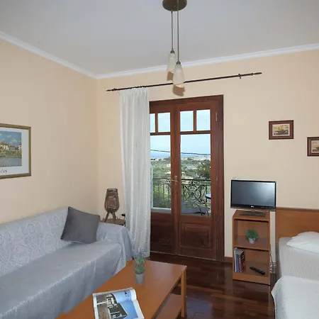 Апартаменты Corina Apolpaina