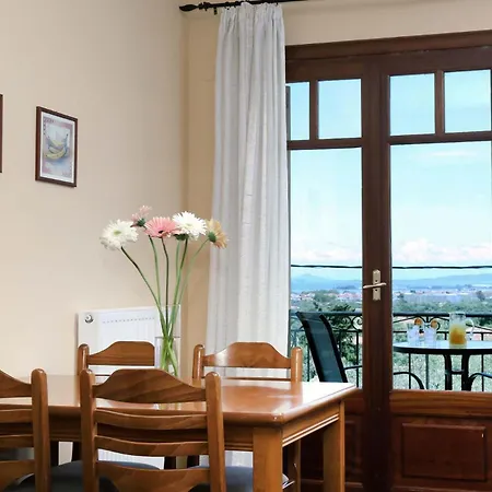 Апартаменты Corina Apolpaina