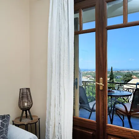 Apartment Corina Apolpaina