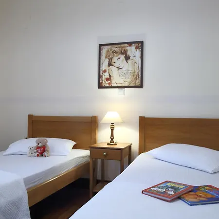 Corina Apartment *
