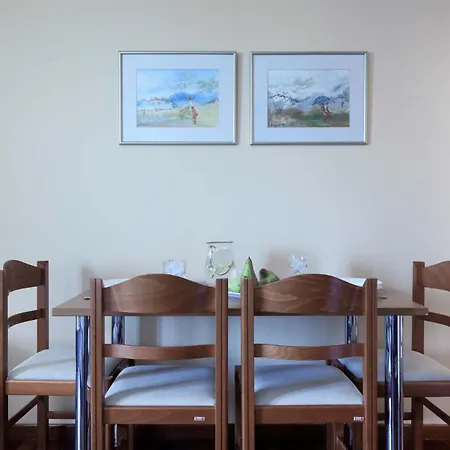Corina Apartment *