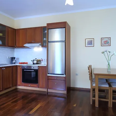 Corina Apartment *